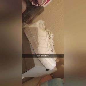 Air forces 1 size 5.5y